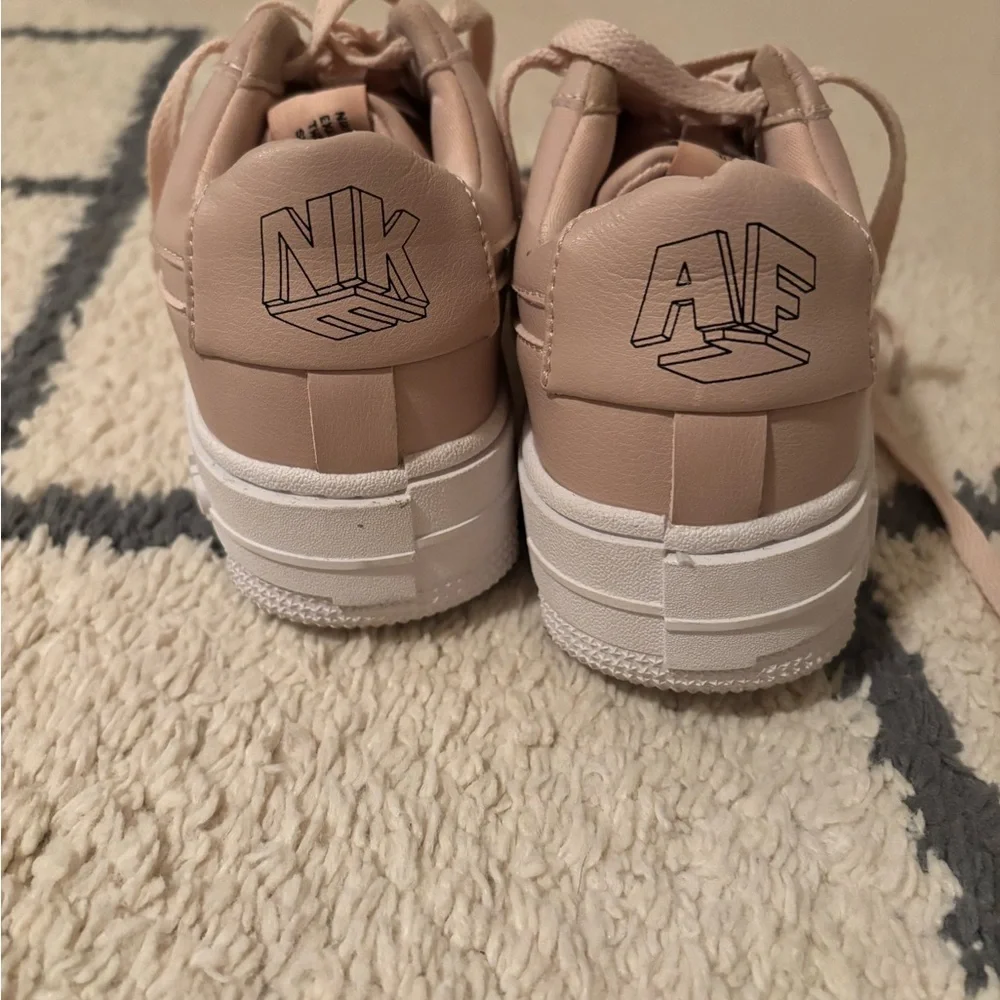 Nike Air Force 1 Pixel 🌸 - Picture 3 of 8